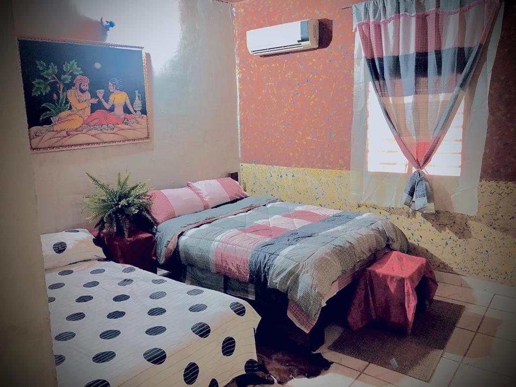 Bed and Breakfast La Escala Aeropuerto Luque Exterior foto